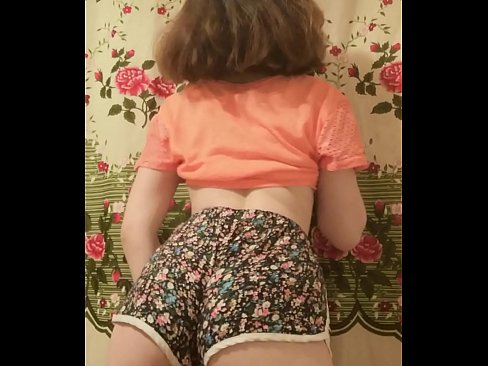 ❤️ Сексуальная юная малышка делает стриптиз снимая свои шортики на камеру ❤️ Видео траха на xxxifuck.ru